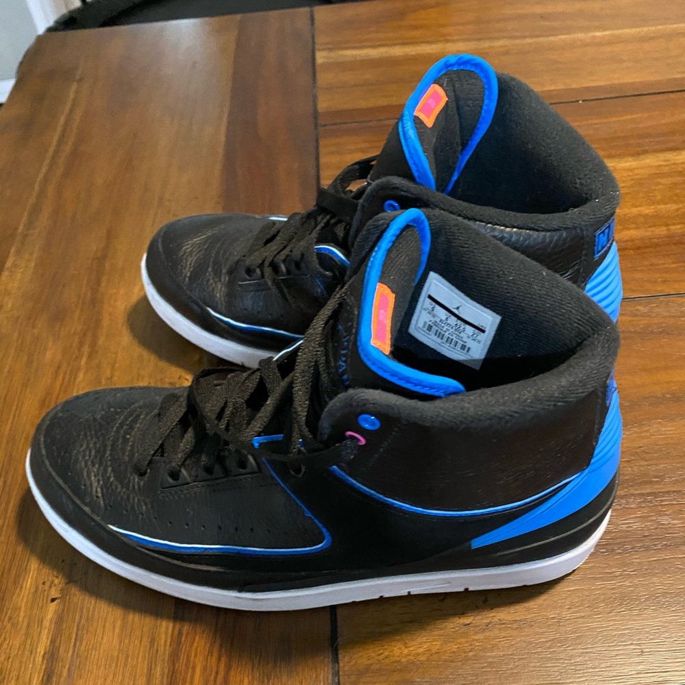 Rare Jordan 2 Radio Raheem Size 9 in excellent condition.